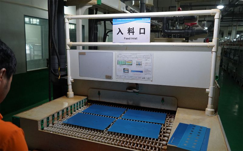 Etching Processus Popular Science: What is Wet Etching?